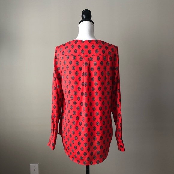 J. CREW FACTORY | Red Emblem Patterned Blouse Sz S - Picture 5 of 7